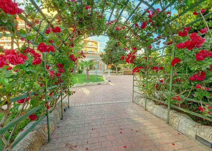 Mena Palace Hotell Slăntjev Brjag