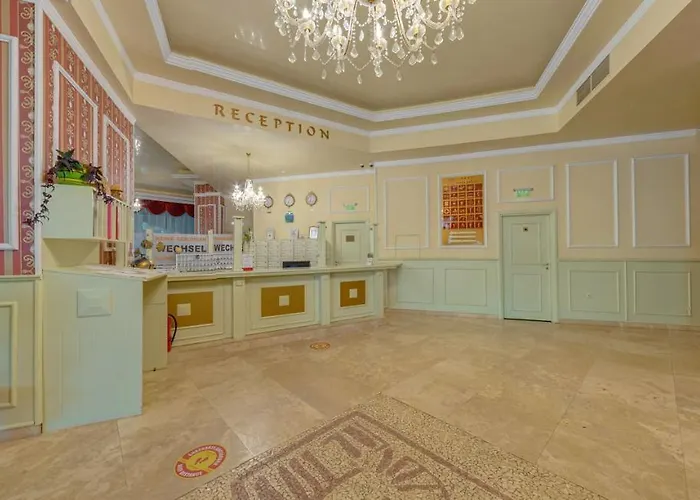 Mena Palace Hotell Slăntjev Brjag